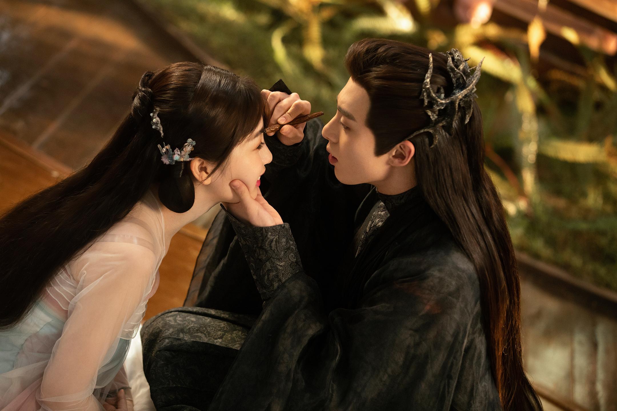 赵露思公主抱王鹤棣！