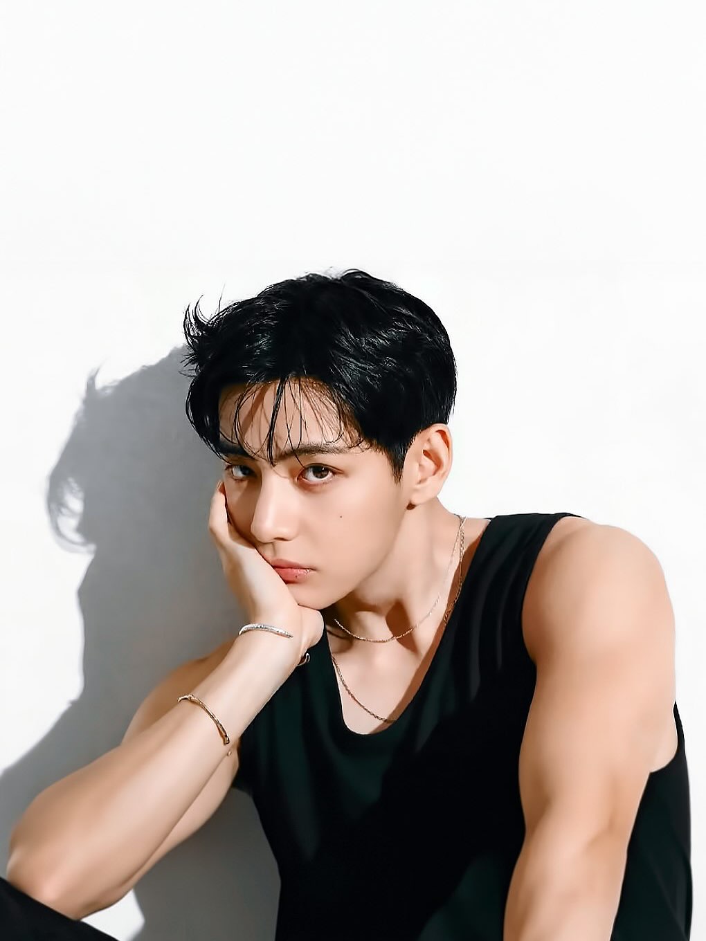 BTS V 张员瑛